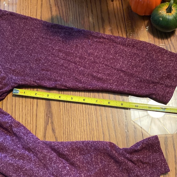 Hi/low sweater. - Picture 7 of 8